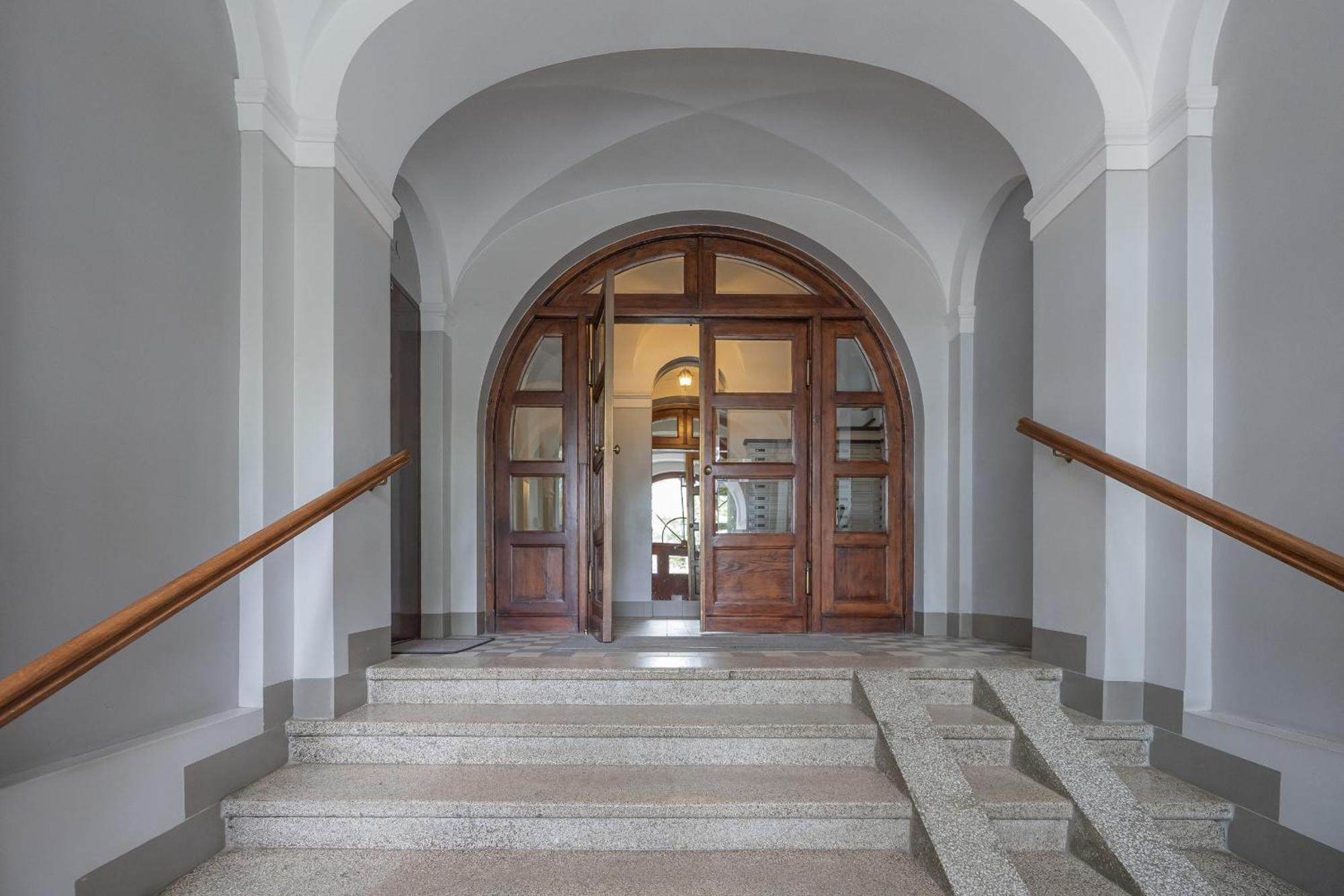 Spacious Filtry Near Pola Mokotowskie By Renters Warschau