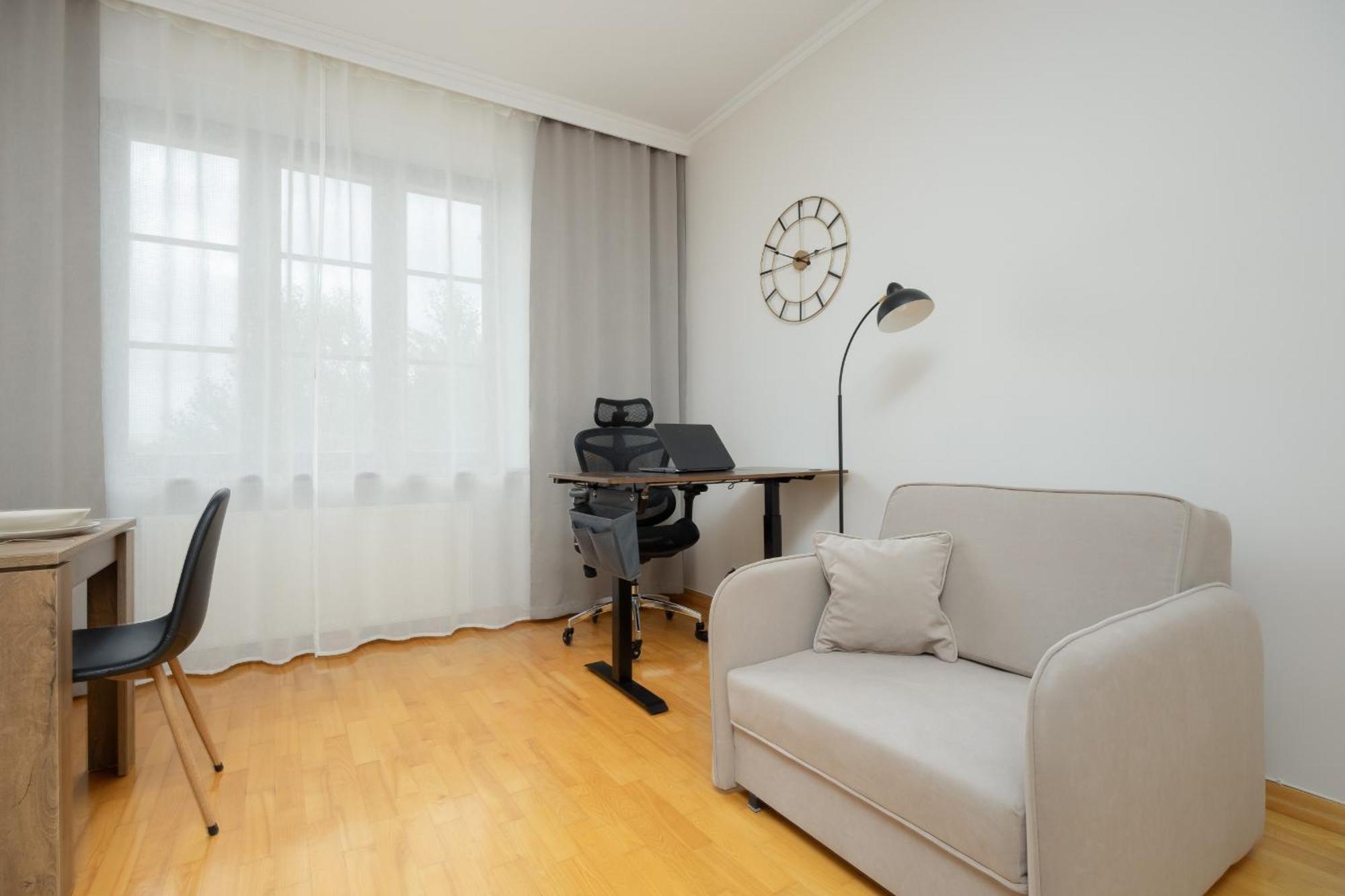Apartment Spacious Filtry Near Pola Mokotowskie By Renters Warsaw