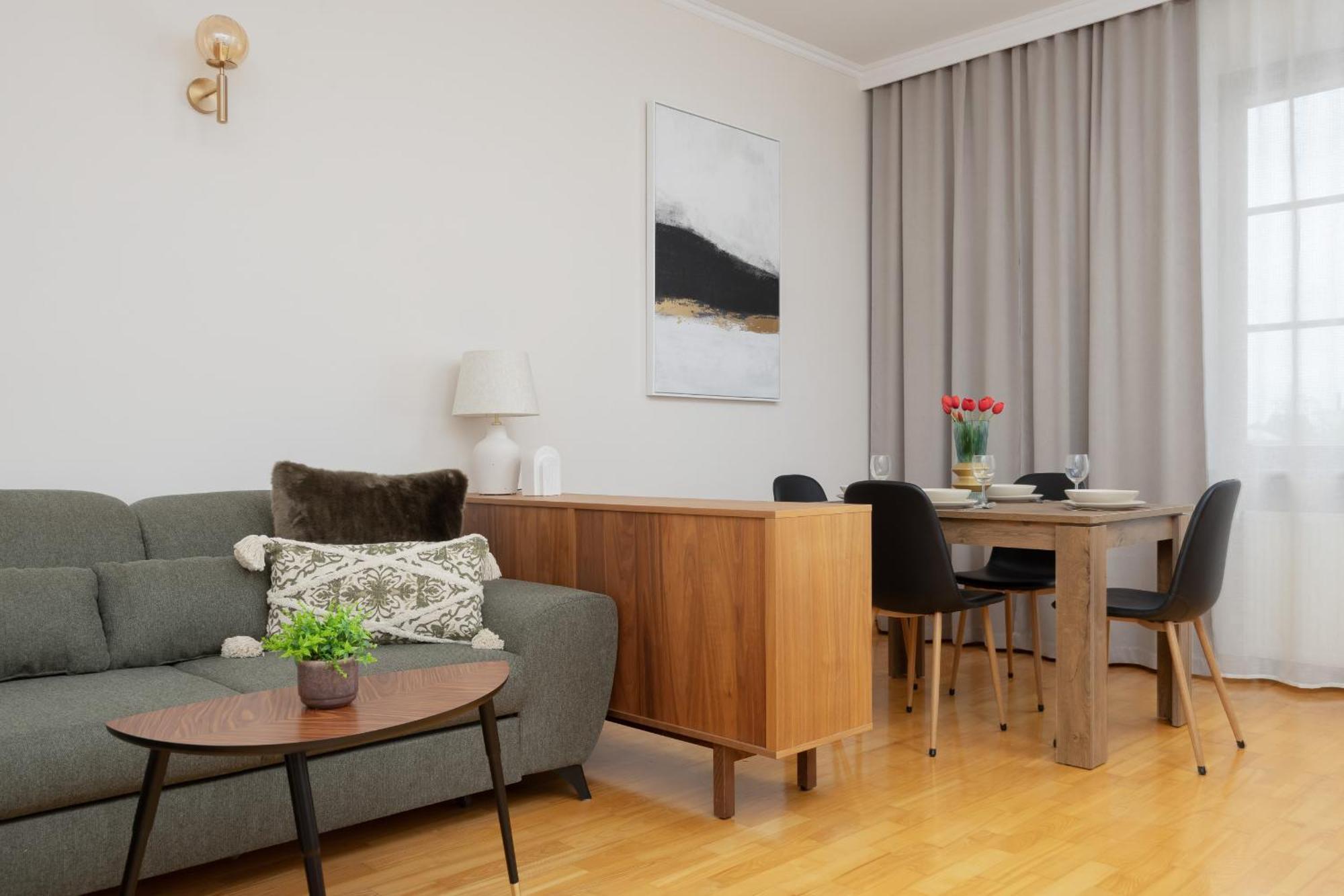 Spacious Filtry Near Pola Mokotowskie By Renters Apartment Warsaw